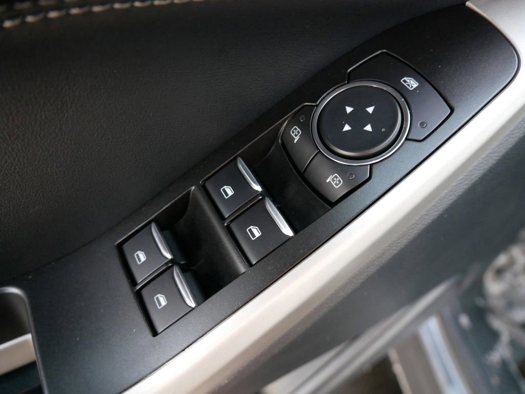 Certified 2022 Ford Explorer XLT w/ Equipment Group 202A image 11