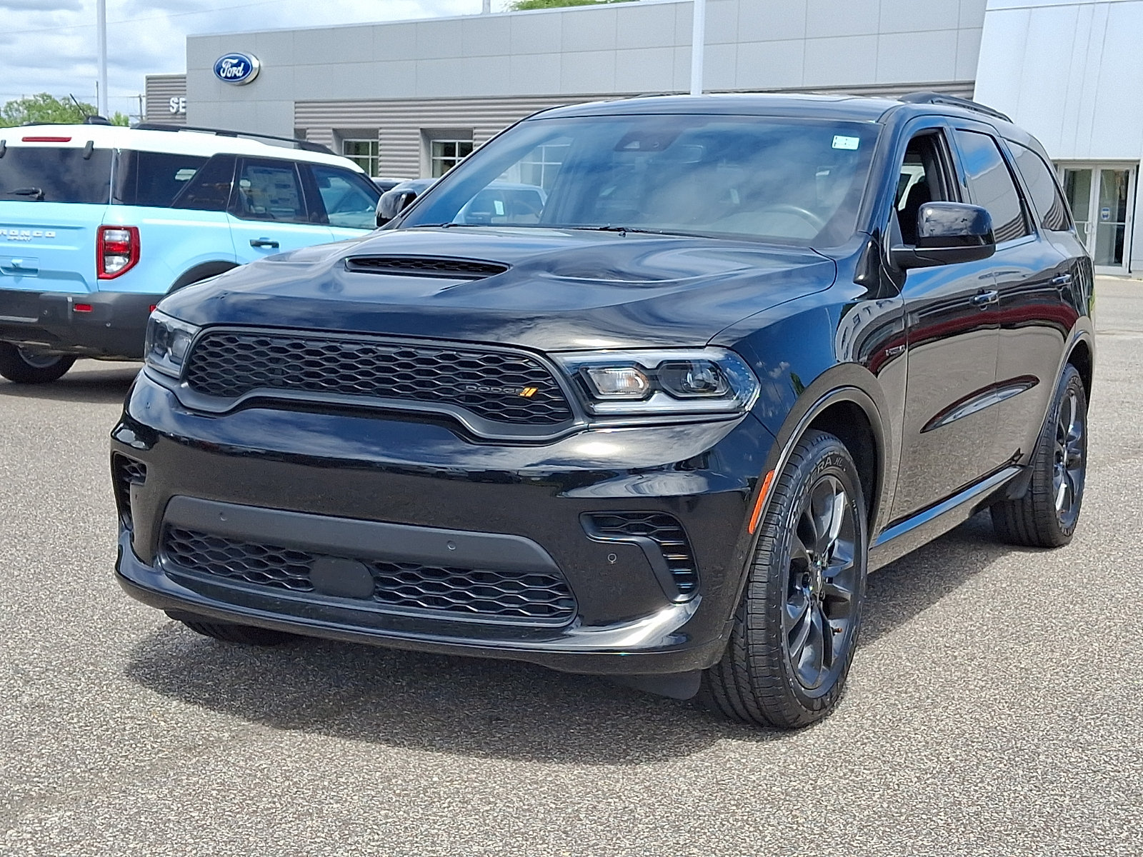 Used 2023 Dodge Durango R/T w/ Hemi Orange Plus Package AWD/4WD image 4