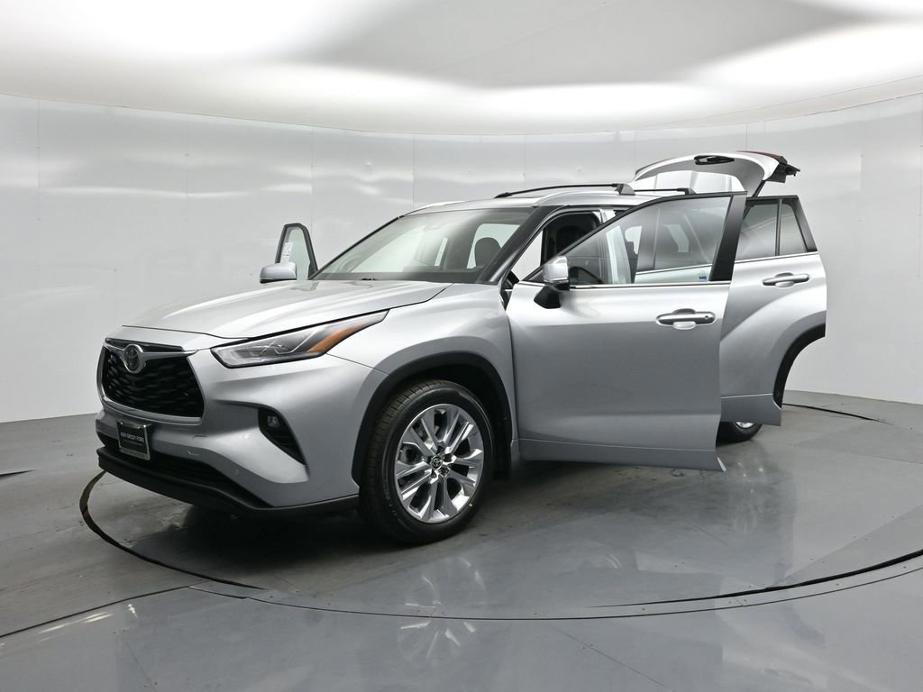 Used 2022 Toyota Highlander Limited image 54