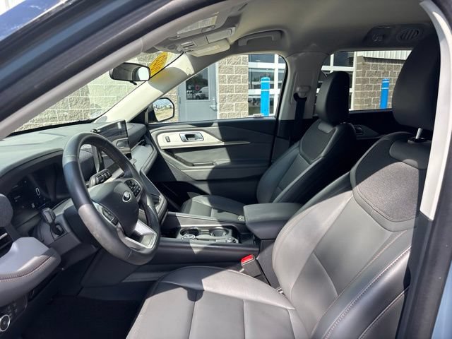 Certified 2025 Ford Explorer Active w/ Active Comfort Package AWD/4WD image 13