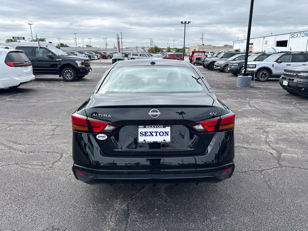 Used 2024 Nissan Altima 2.5 SV FWD image 6