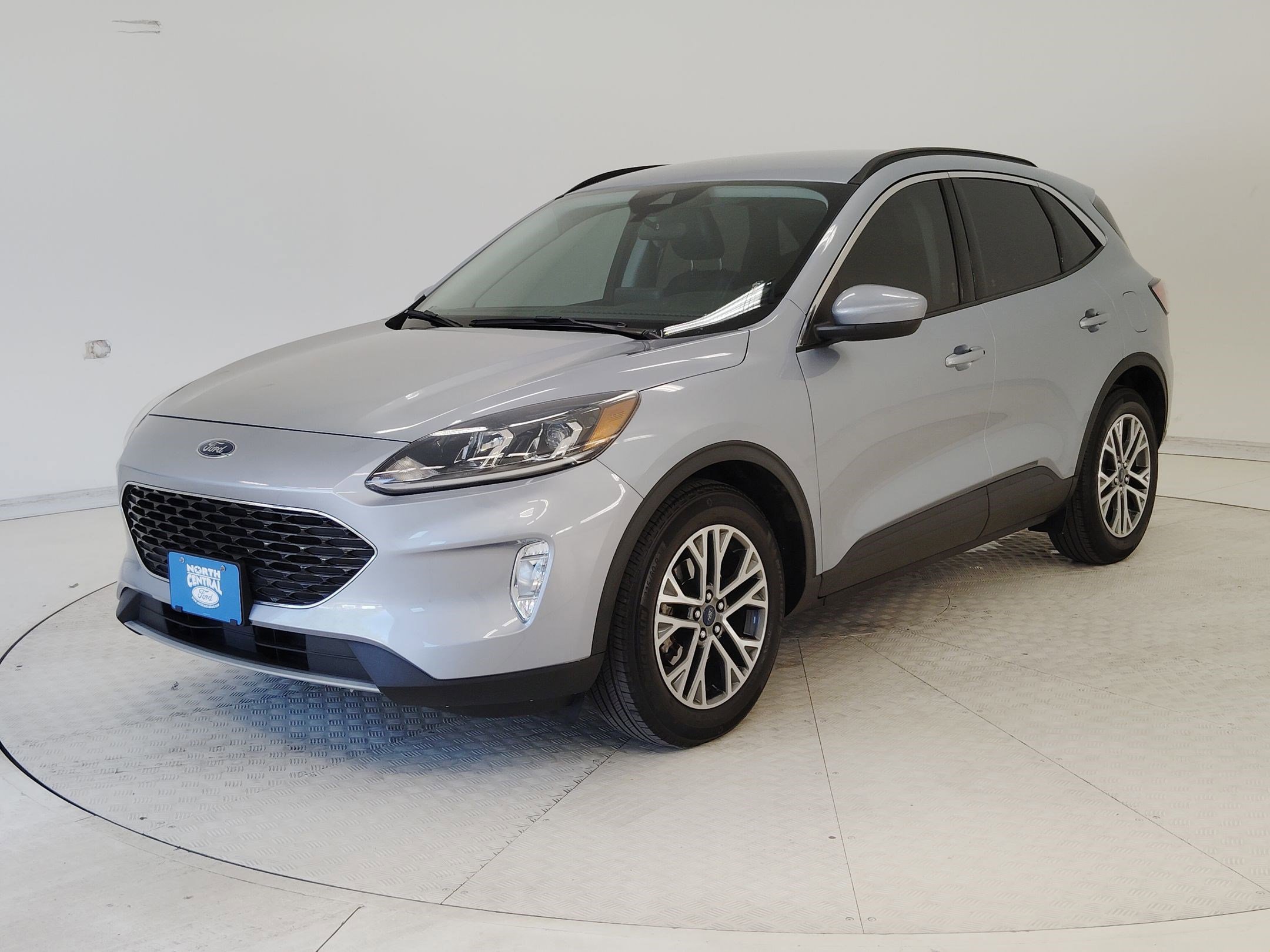 Certified 2022 Ford Escape SEL w/ Technology Package image 2