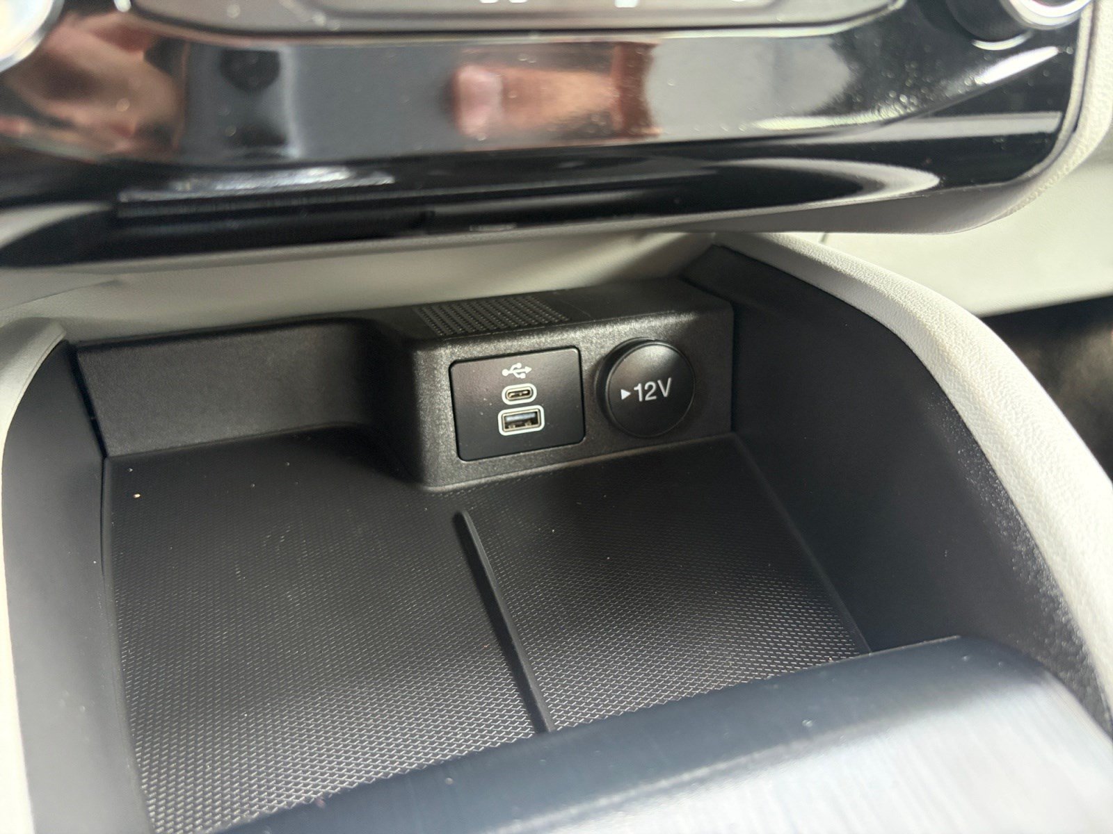 Certified 2025 Ford Escape SE FWD image 20
