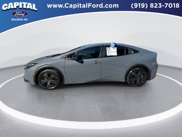 Used 2025 Toyota Prius LE FWD image 5