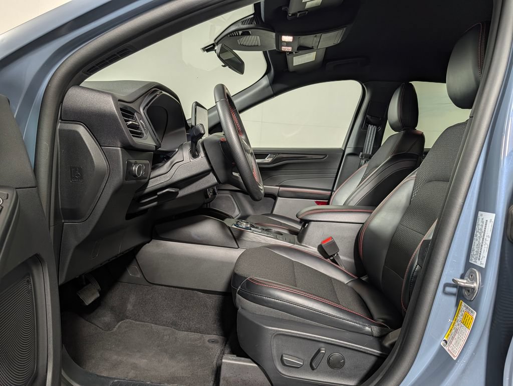 Certified 2025 Ford Escape ST-Line FWD image 10