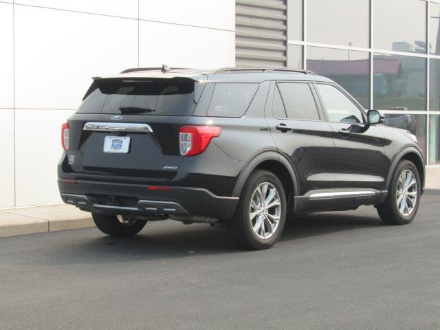 Certified 2023 Ford Explorer XLT w/ Equipment Group 202A AWD/4WD image 9