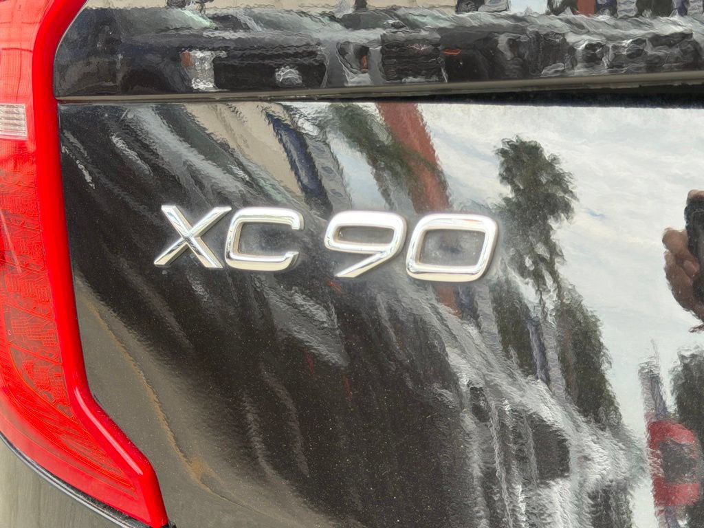 Used 2018 Volvo XC90 T6 Momentum w/ Convenience Package AWD/4WD image 16