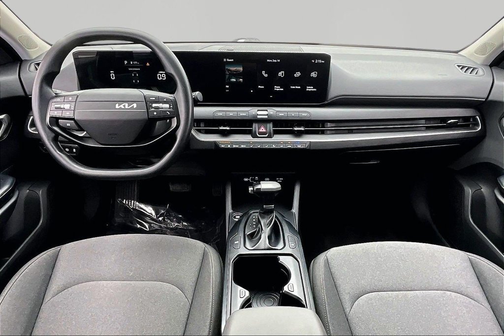 Used 2025 Kia K4 FWD image 16