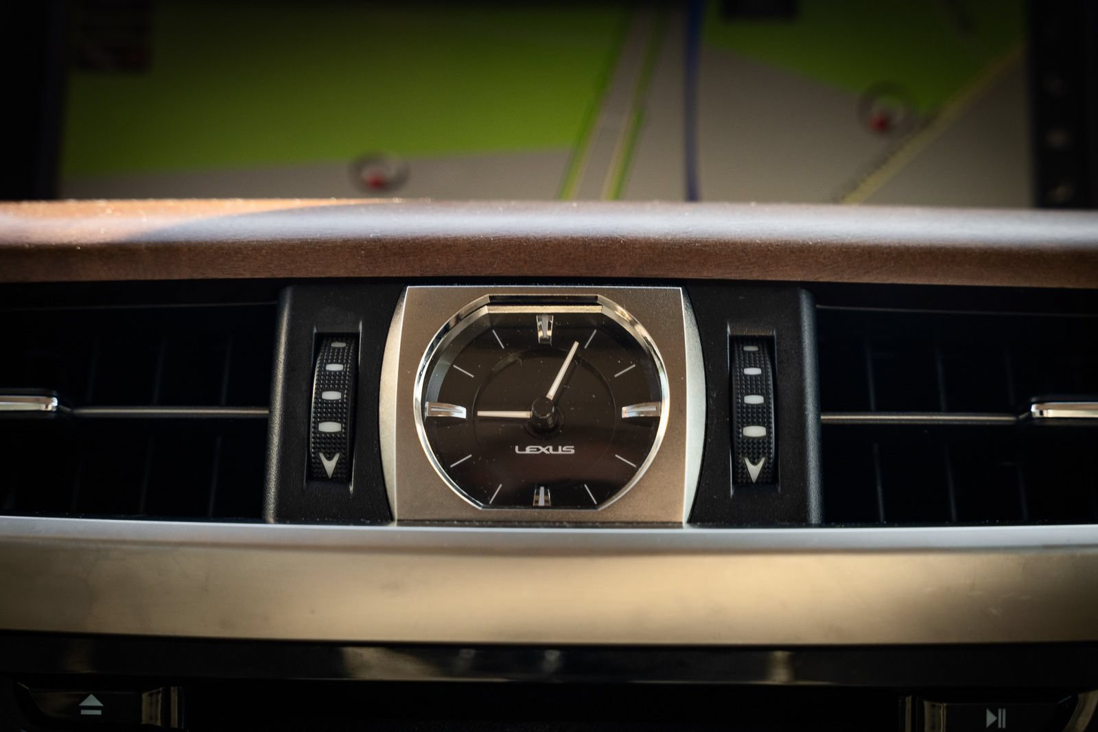 Used 2020 Lexus LX 570 4WD w/ Luxury Package image 46