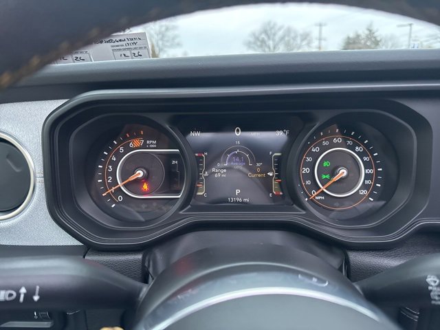 Used 2024 Jeep Wrangler Sahara w/ Safety Group image 25