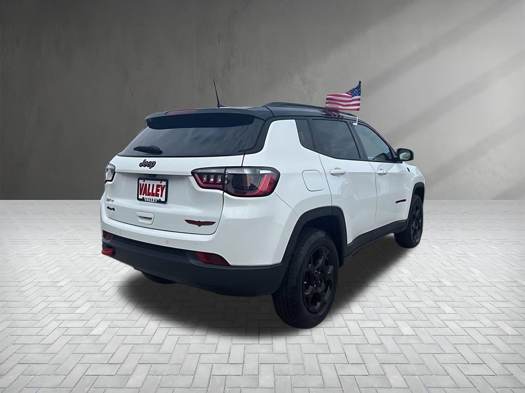 Used 2023 Jeep Compass Trailhawk w/ Trailhawk Convenience Group image 9