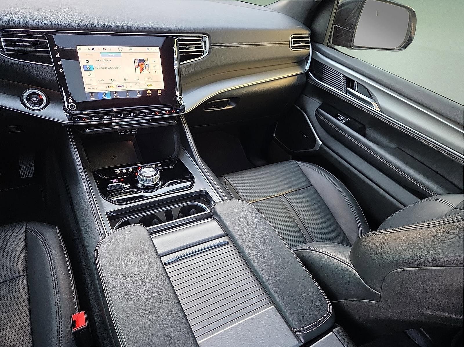 Used 2024 Jeep Wagoneer Series II AWD/4WD image 13