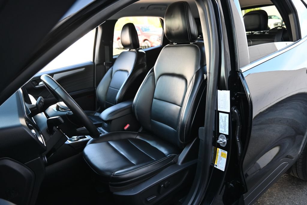 Certified 2024 Ford Escape Platinum AWD/4WD image 21