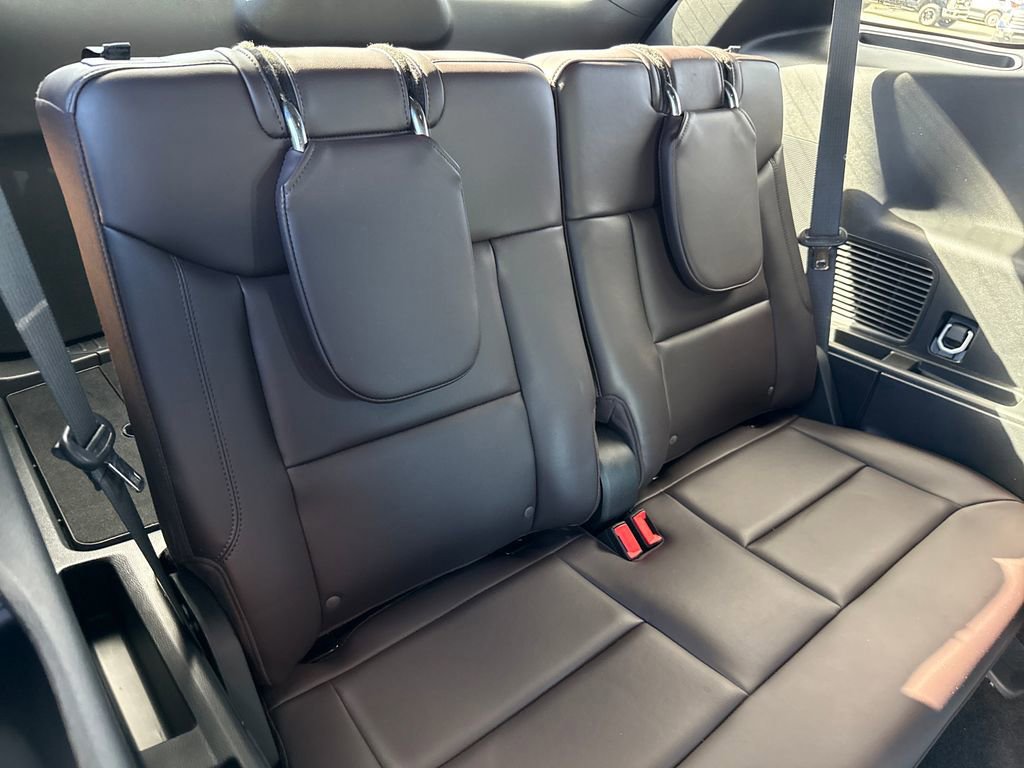 Certified 2025 Ford Explorer Platinum image 28