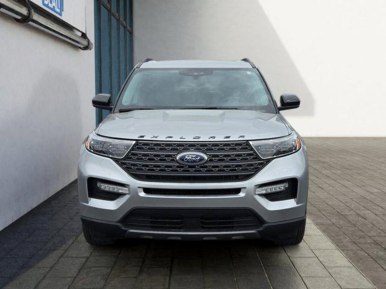 Certified 2023 Ford Explorer XLT w/ Equipment Group 202A AWD/4WD image 8