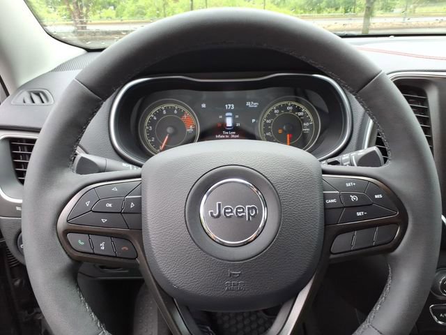 Used 2022 Jeep Cherokee Trailhawk AWD/4WD image 20