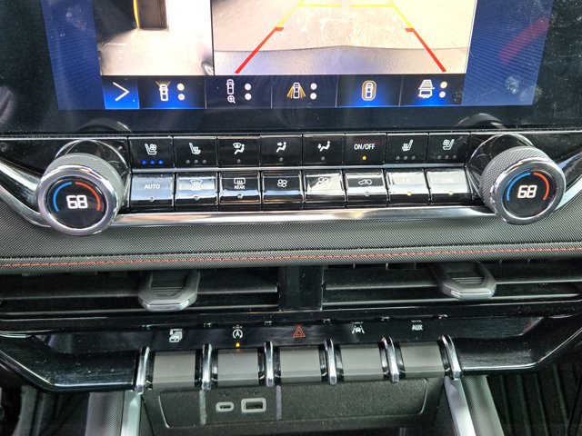 Used 2023 Chevrolet Colorado Z71 w/ Z71 Convenience Package 2 image 17