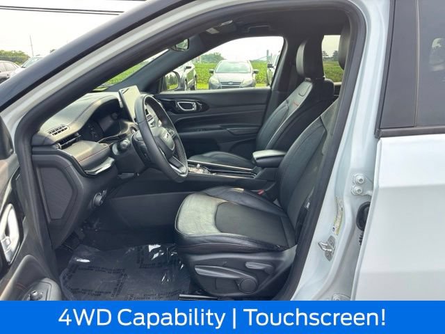 Used 2024 Jeep Compass Trailhawk AWD/4WD image 11