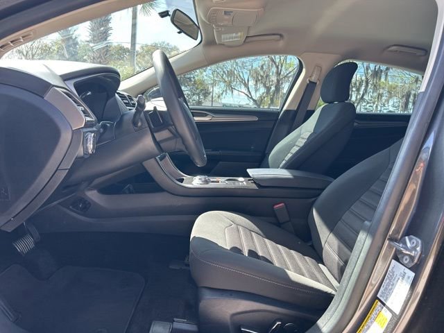 Certified 2018 Ford Fusion SE w/ Fusion SE Technology Package image 10