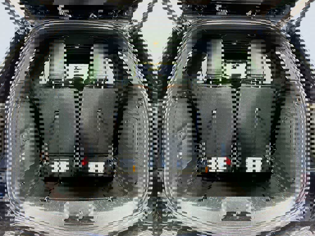 Certified 2019 Ford Explorer XLT w/ Equipment Group 202A image 21