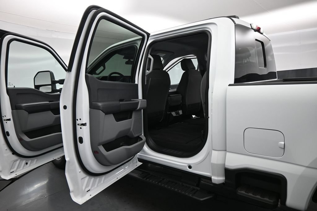 Certified 2025 Ford F250 XL w/ STX Appearance Package AWD/4WD image 16