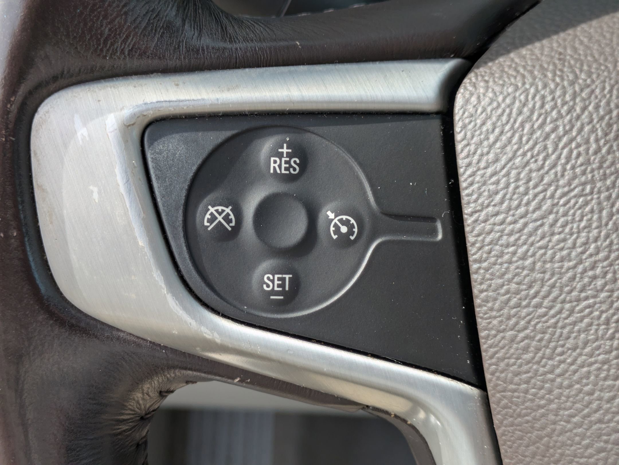 Used 2017 GMC Acadia SLT image 18