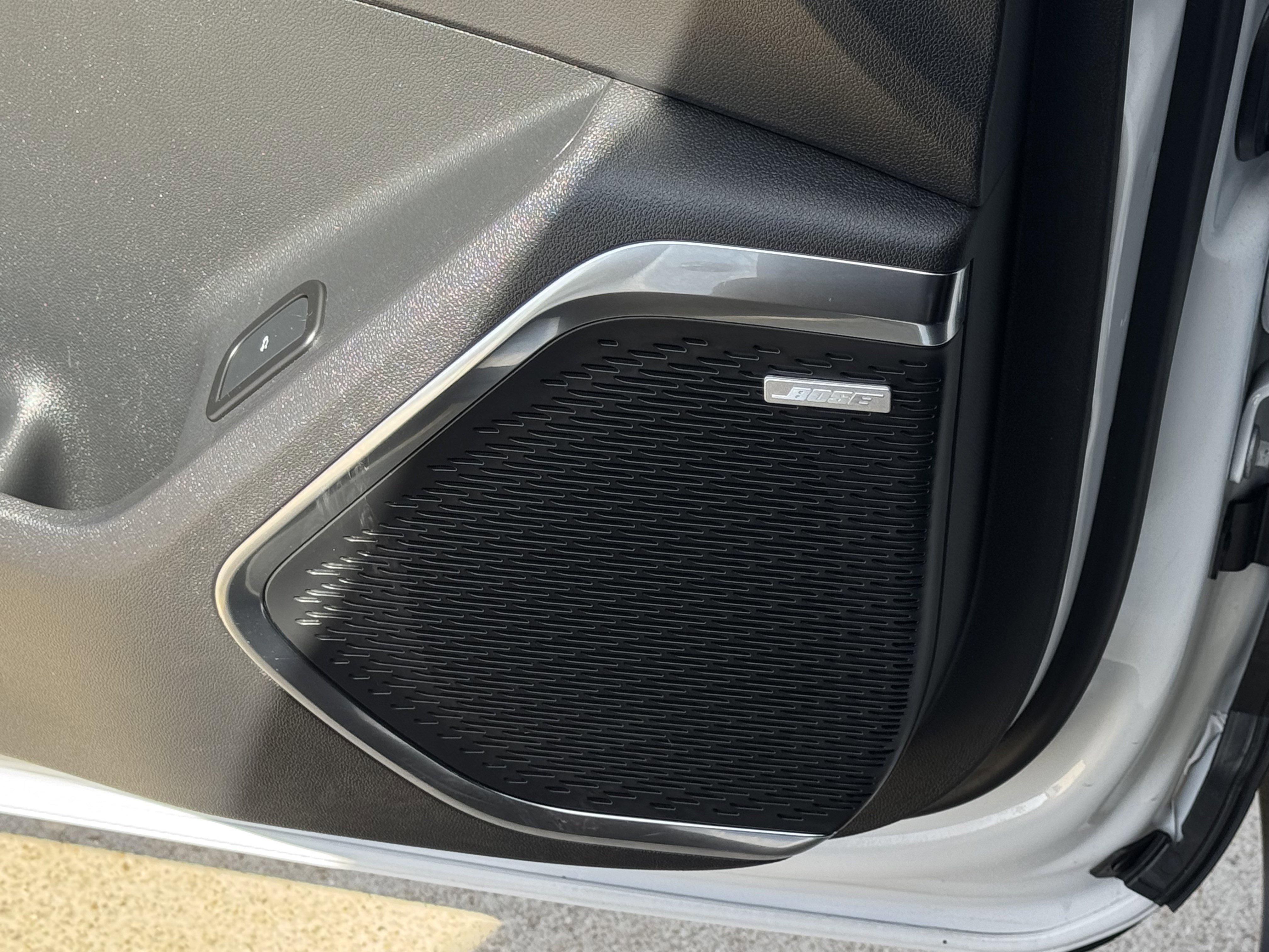 Used 2025 GMC Acadia Elevation image 27