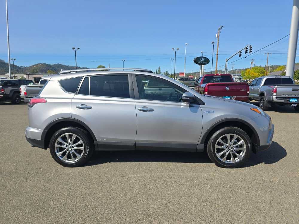 Used 2018 Toyota RAV4 Limited AWD/4WD image 6
