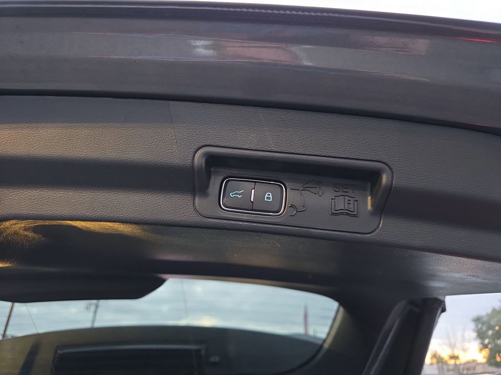 Certified 2024 Ford Explorer XLT image 34