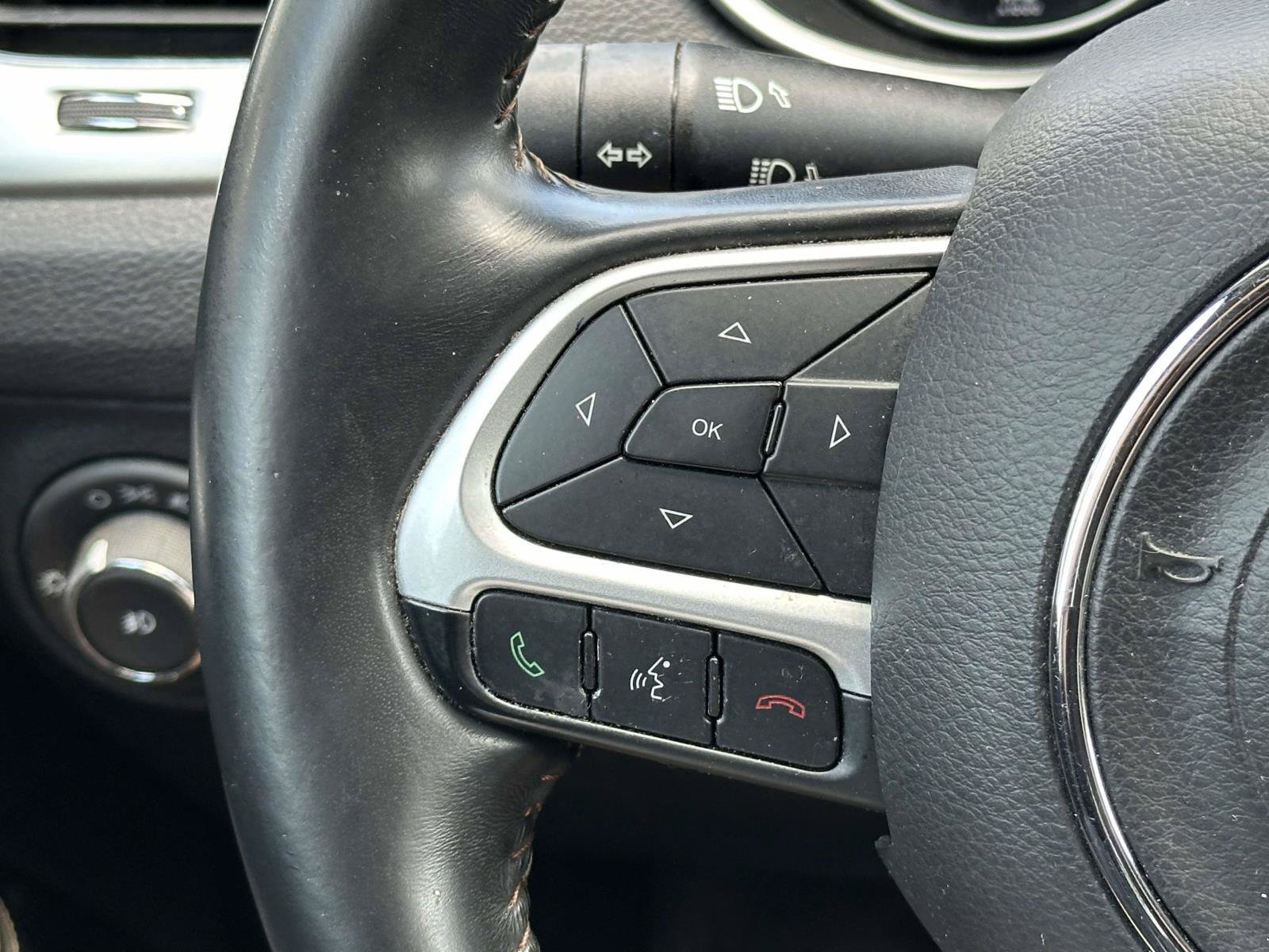 Used 2018 Jeep Compass Latitude AWD/4WD image 22
