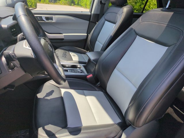 Certified 2023 Ford Explorer XLT w/ Equipment Group 202A AWD/4WD image 15