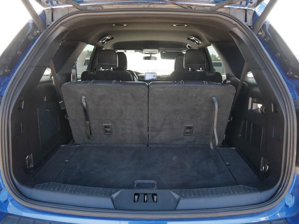 Certified 2020 Ford Explorer XLT w/ Equipment Group 202A image 11