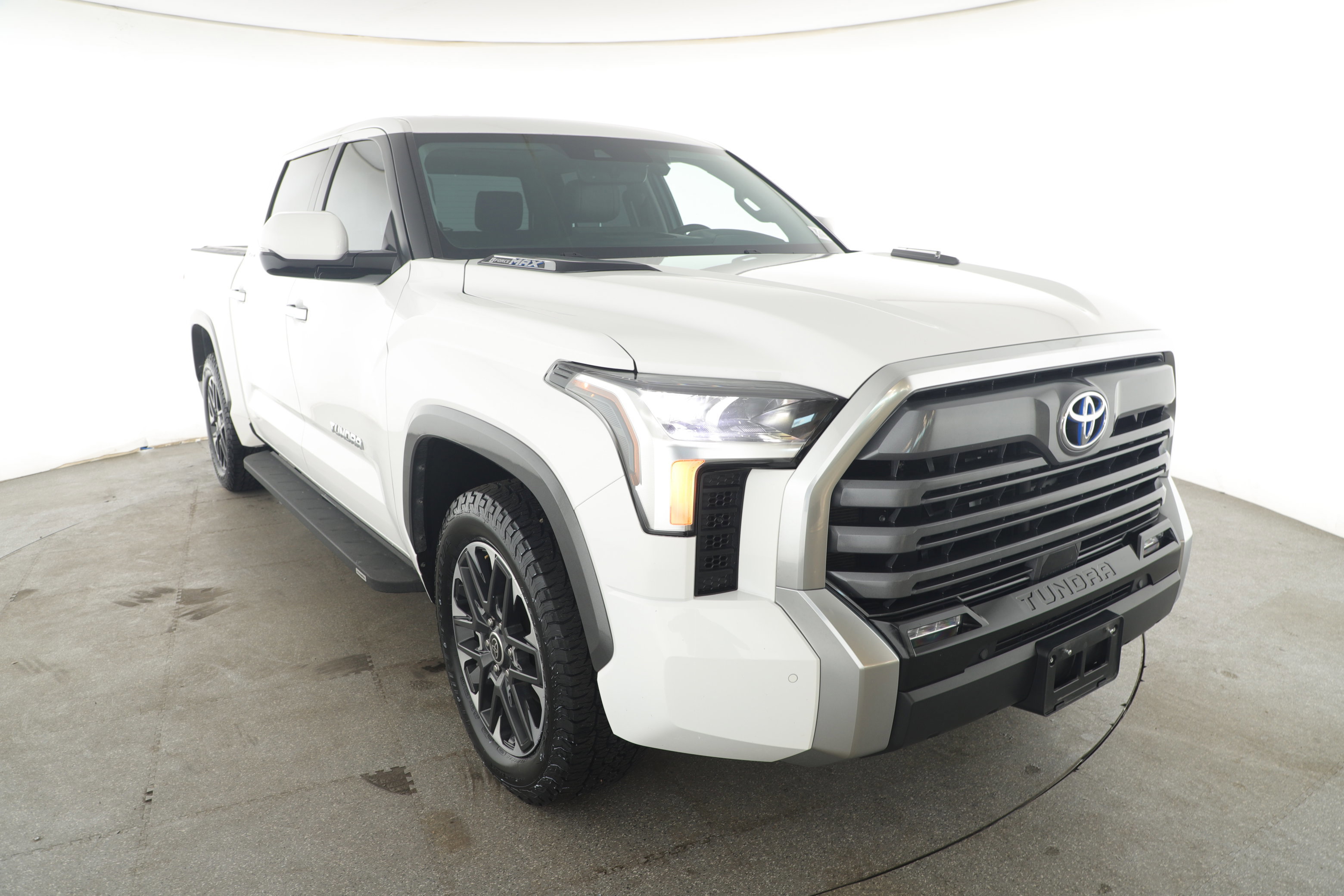 Used 2024 Toyota Tundra Limited image 3