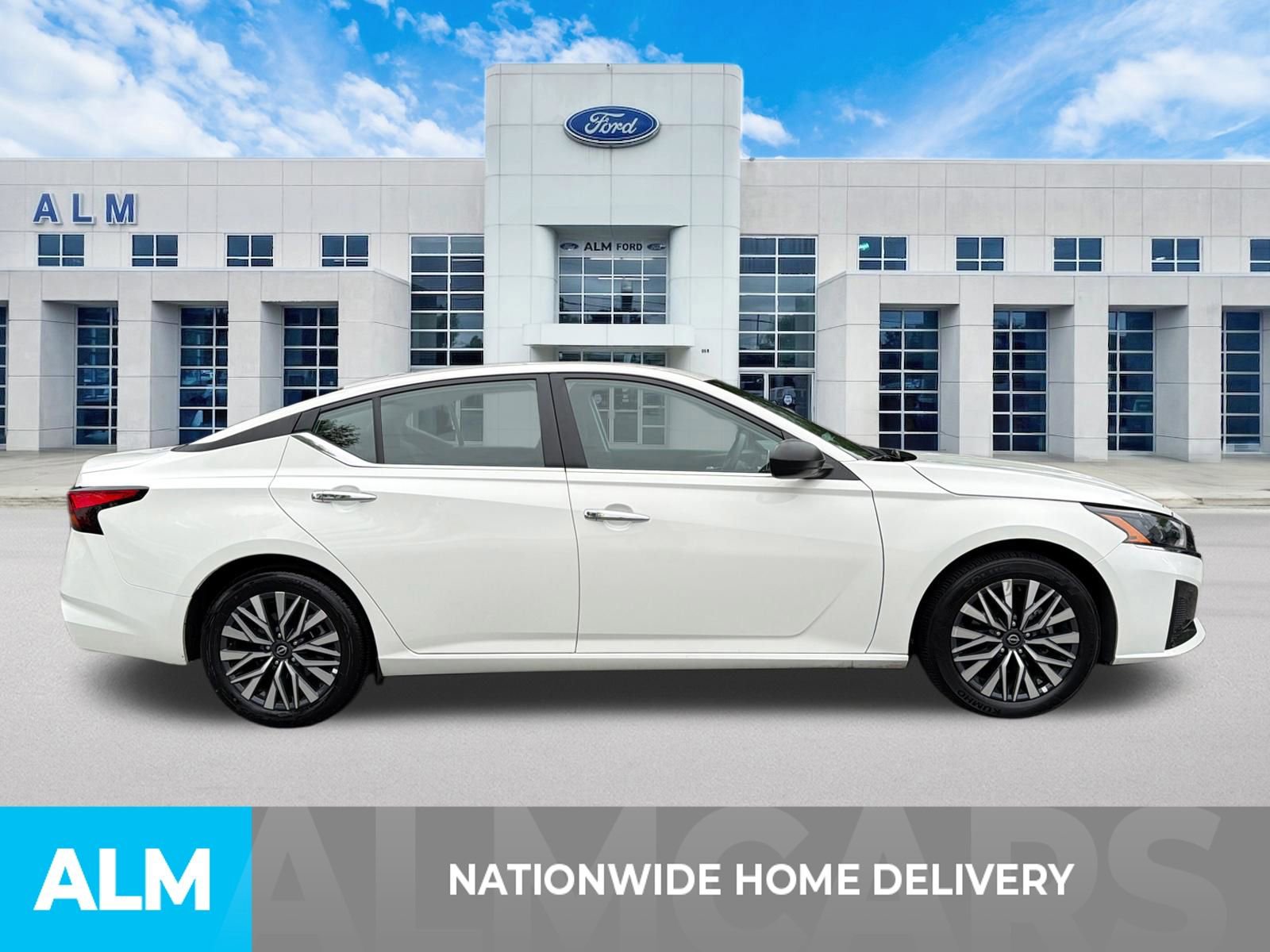 Used 2025 Nissan Altima 2.5 SV FWD image 4