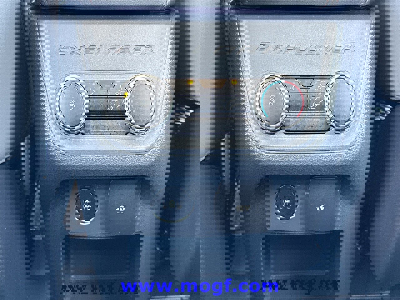 Certified 2025 Ford Explorer Active w/ Active Comfort Package image 25