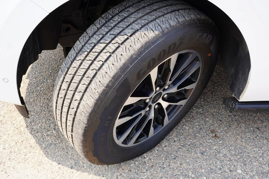 Certified 2025 Ford Expedition Max Platinum AWD/4WD image 13