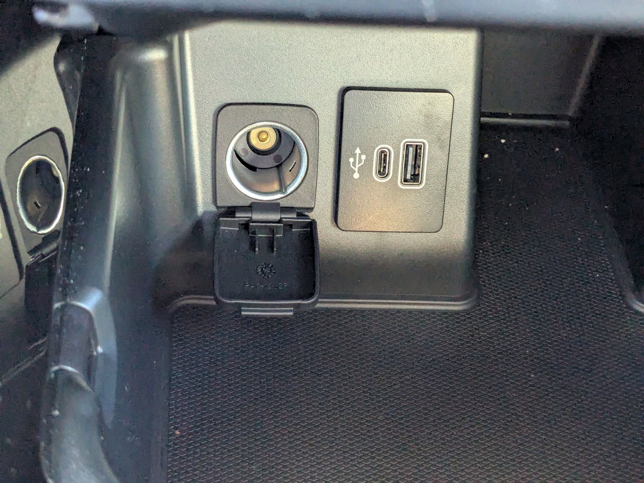 Certified 2025 Ford Explorer Platinum w/ LUX Leather Package image 30