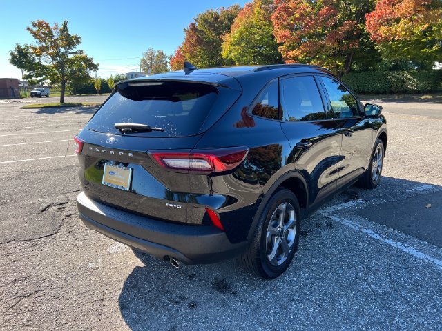 Certified 2025 Ford Escape ST-Line Select AWD/4WD image 11