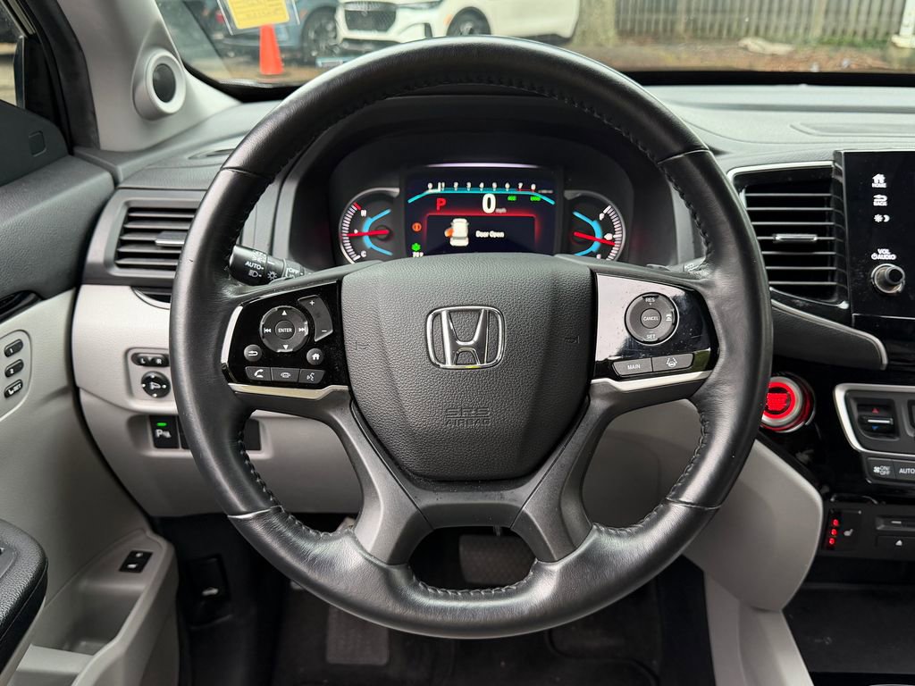 Used 2019 Honda Pilot Touring image 16