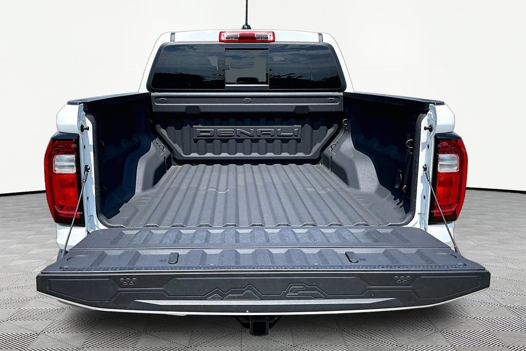 Used 2024 GMC Canyon Denali AWD/4WD image 18