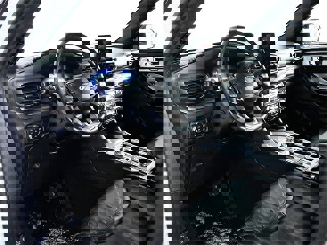 Certified 2021 Ford Explorer Platinum w/ Equipment Group 601A image 16