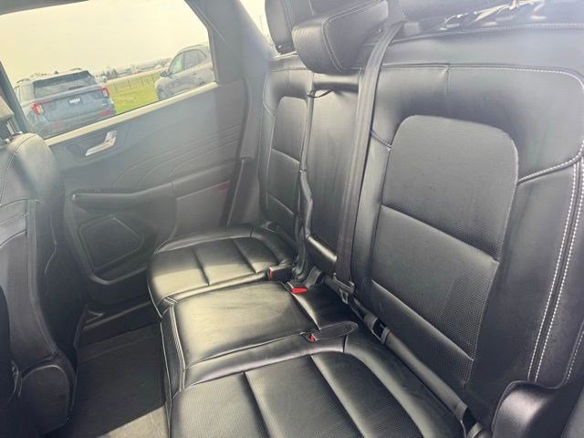 Certified 2024 Ford Escape Platinum w/ Class II Trailer Tow Package image 25