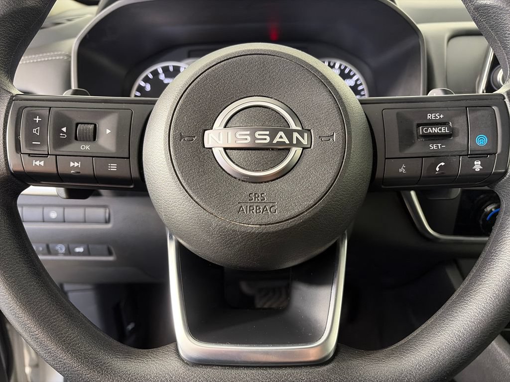 Used 2024 Nissan Rogue SV AWD/4WD image 16