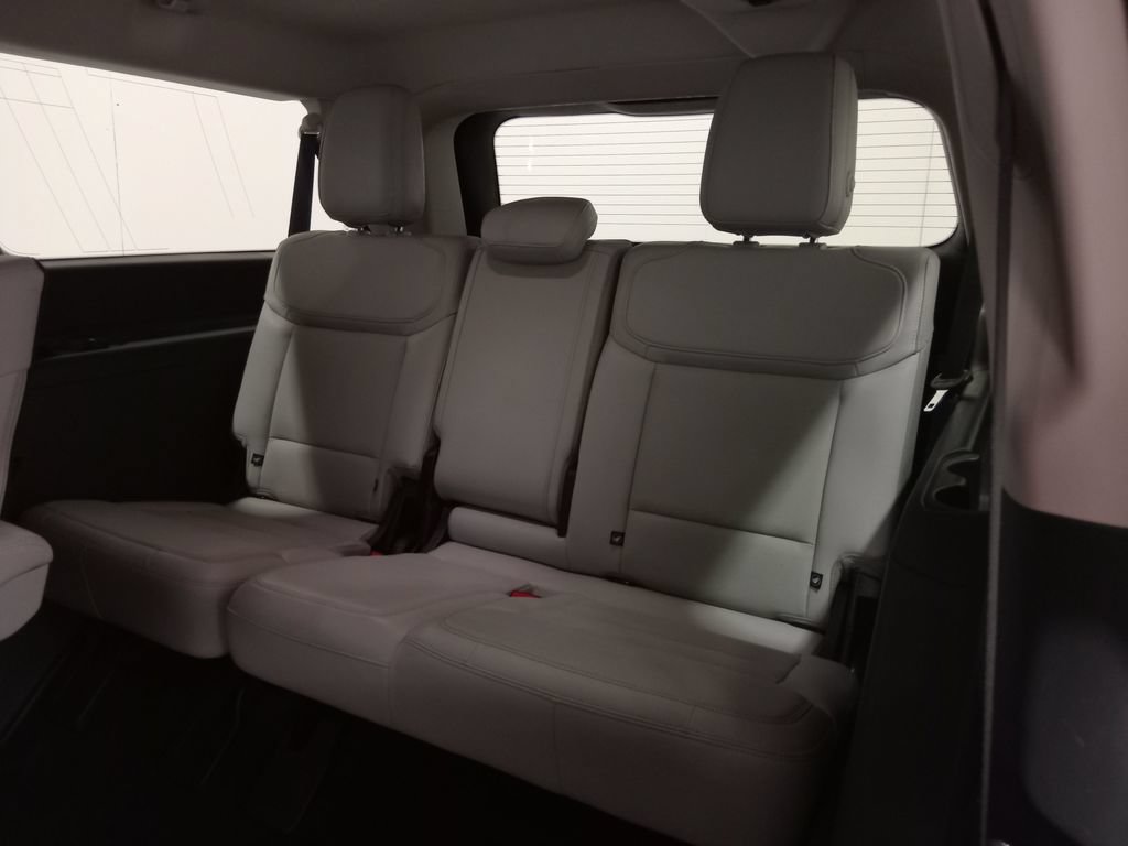 Certified 2025 Ford Expedition Max Platinum w/ Driver's Package AWD/4WD image 13