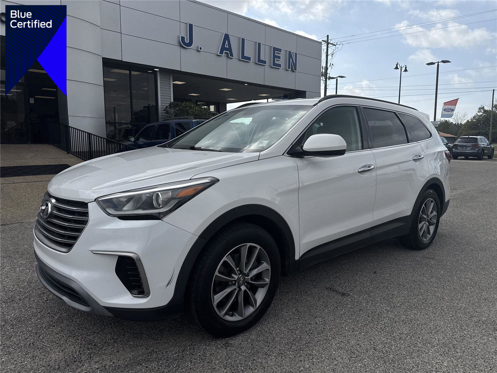 Used 2017 Hyundai Santa Fe SE image 1