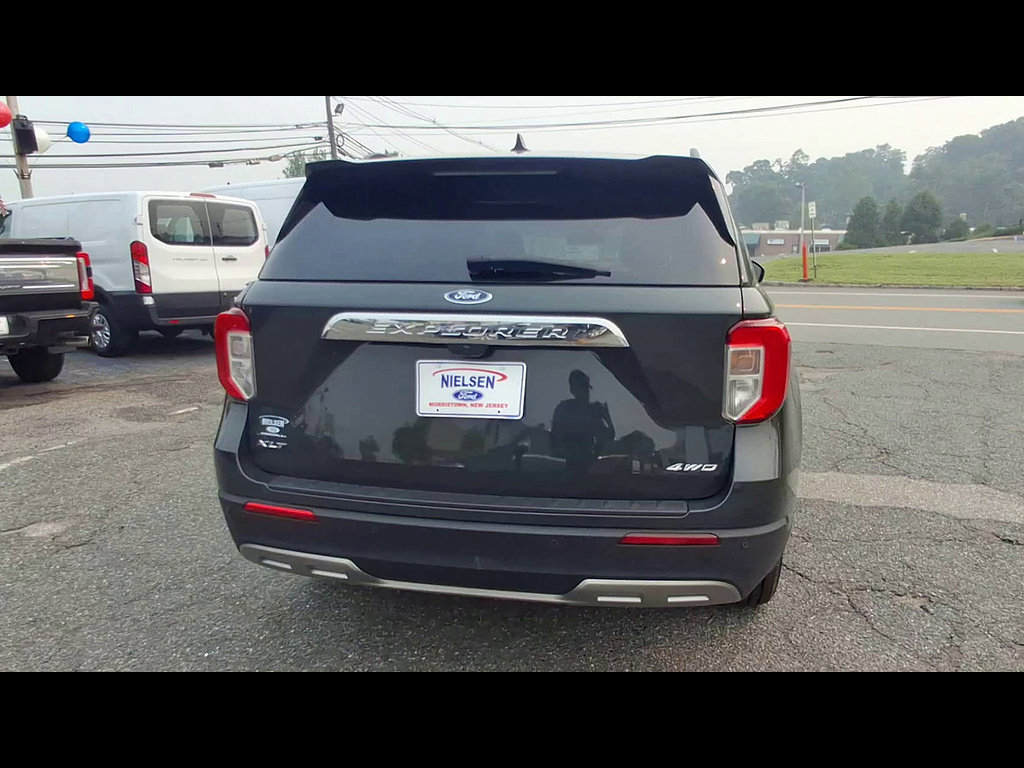 Certified 2023 Ford Explorer XLT w/ Equipment Group 202A AWD/4WD image 7