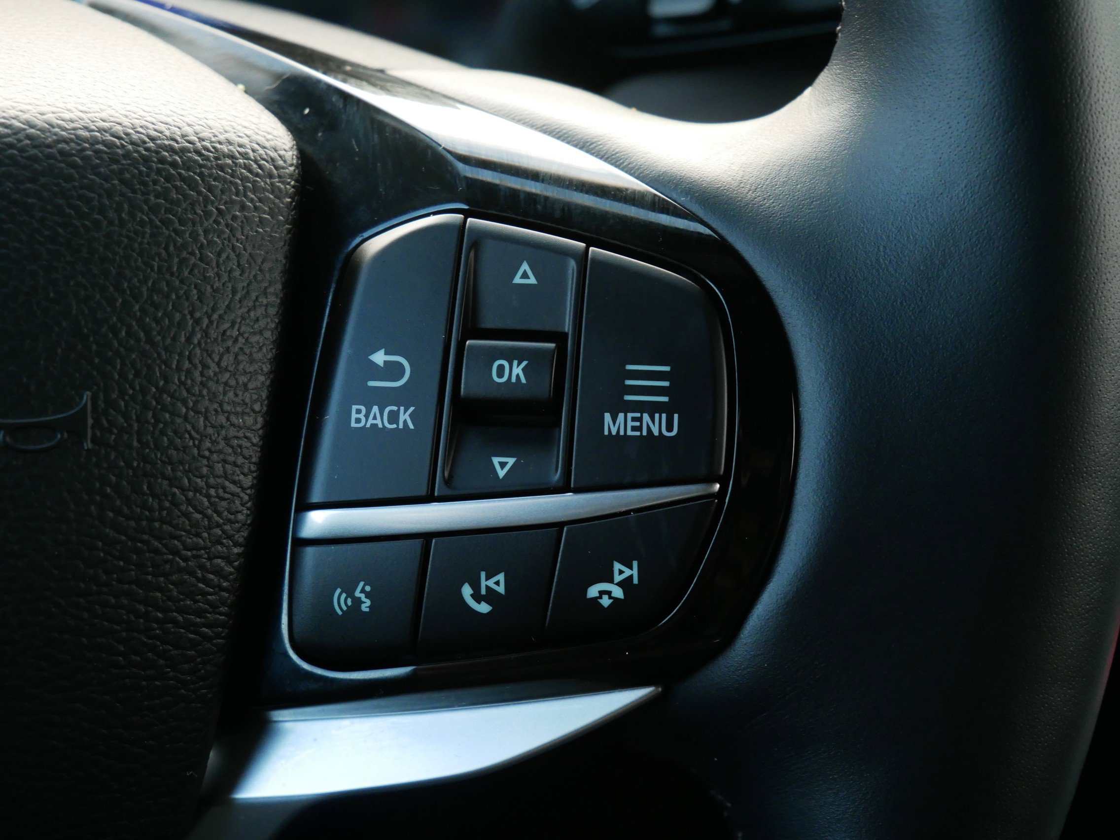 Certified 2023 Ford Explorer Platinum w/ Premium Technology Package image 19