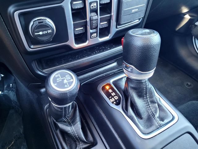 Used 2024 Jeep Wrangler Unlimited Sahara AWD/4WD image 19