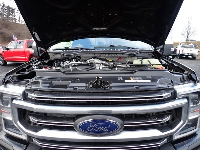 Certified 2022 Ford F350 Platinum w/ FX4 Off-Road Package image 15