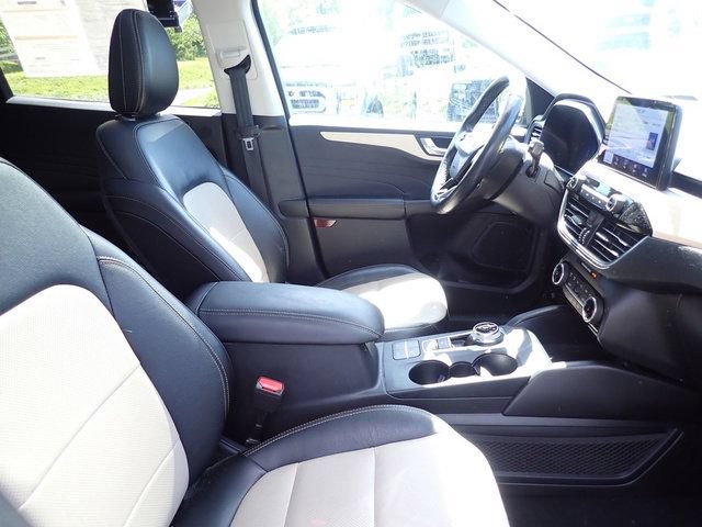 Certified 2022 Ford Escape Titanium w/ Titanium Elite Package AWD/4WD image 11